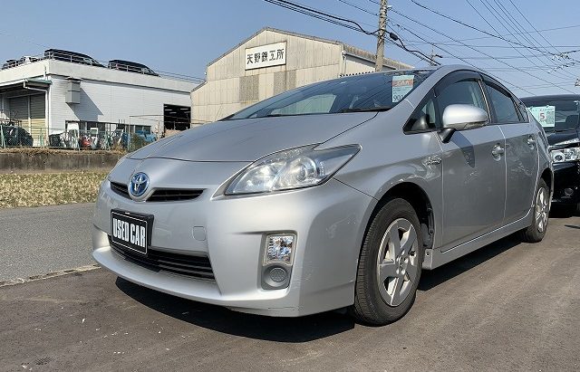 TOYOTA PRIUS Silver