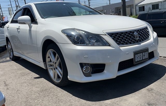 TOYOTA CROWN ATHLETE